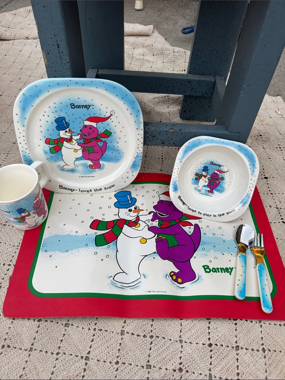 VINTAGE 1990’s BARNEY 6 PIECE MELAMINE SET - COMPLETE ORIGINAL BOX
